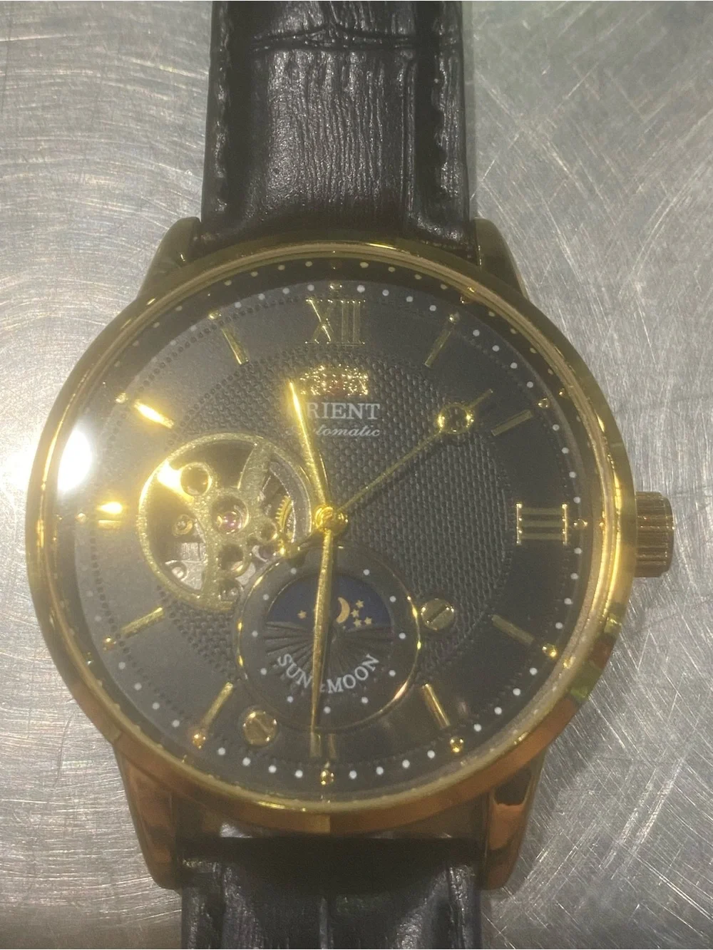 New Orient Gold-Tone Mechanical Watch with Black Dial and Black Leather Strap